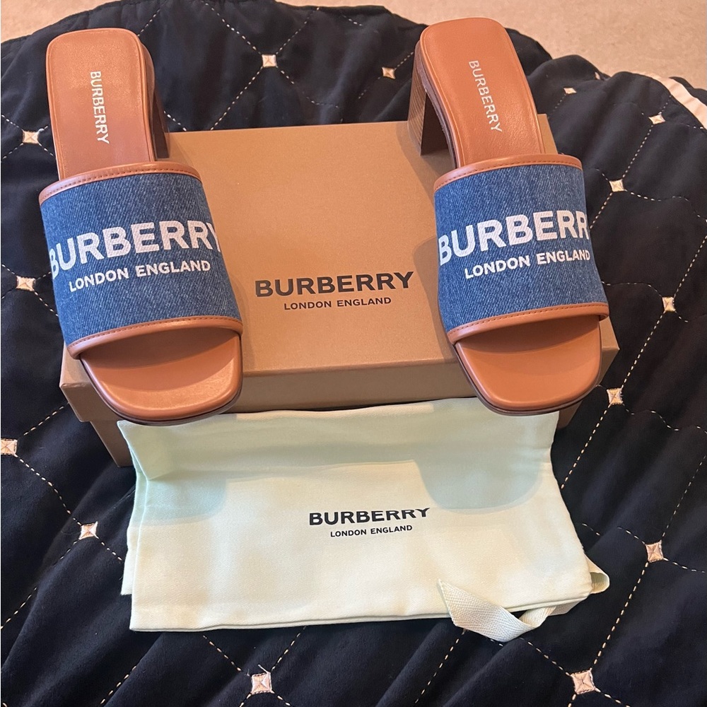 Burberry Wilma sandals Size; 6  Color; Tan/Denim Brand New In Box